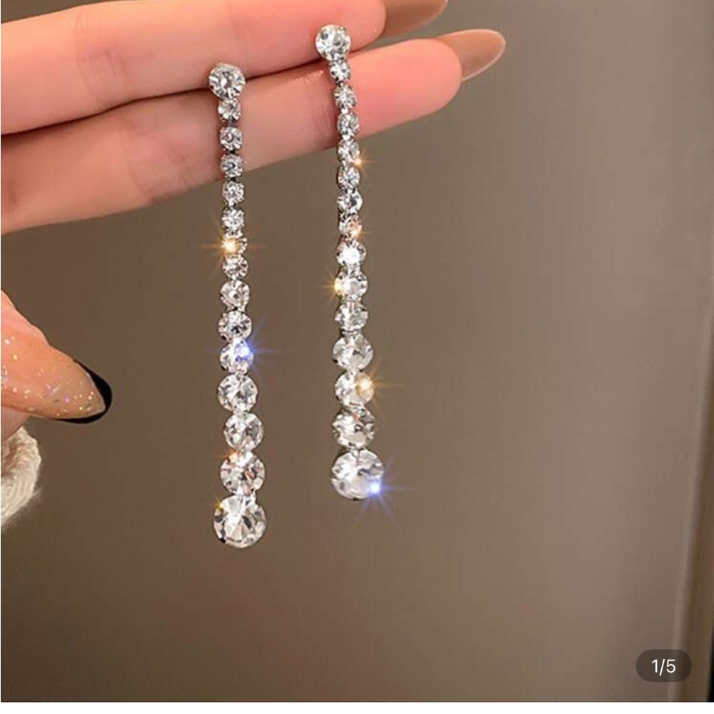 Sparkling Silver Crystal Drop Earrings